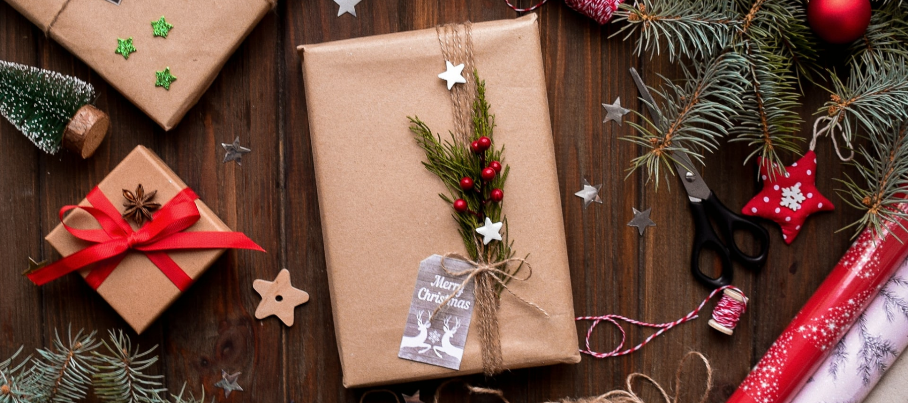 DIY: Weihnachtsdeko aus Kleiderbügeln